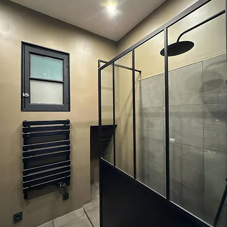 Renovated 2-room Sleeps 4 Tram And Shops Nearby * Nizza