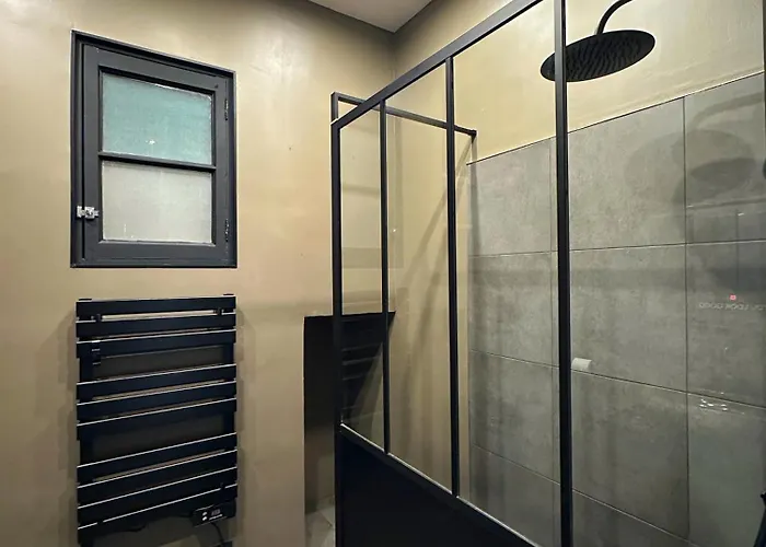 Renovated 2-room Sleeps 4 Tram And Shops Nearby * ניס